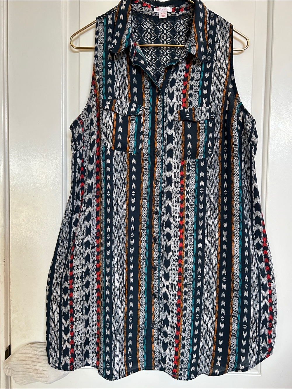 Sleeveless Button-Front Patterned Shift Dress— Navy Multi